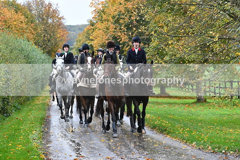 WJ5_6230 - B&B walk back for Hunt Tea !