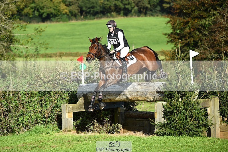 231022-150956-30340 - 352-GREANNANSTOWN.QUARRYMAN.GIRL-Grace.Taylor-XC