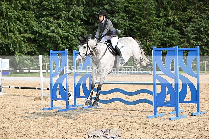240818-150918-05104 - Cls 12A Snr Foxhunter & 1.20m Open
