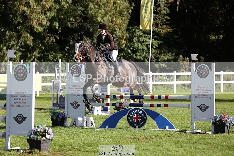 231022-124913-27363 - 427-COMBE.BREEZE-Gemma.Wells-TrotUp+SJ