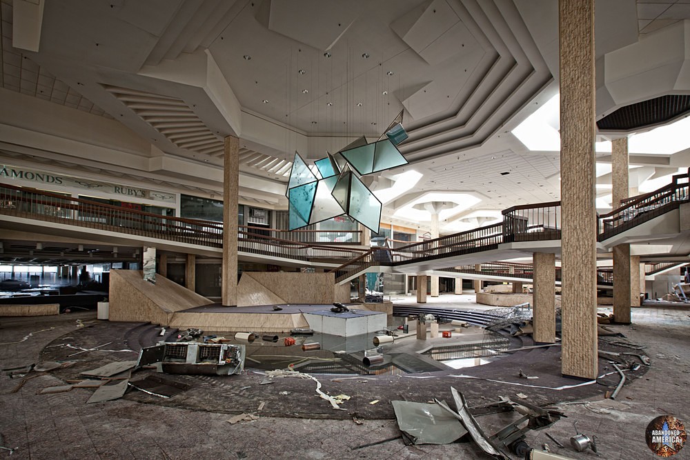 Randall Park Mall (North Randall, OH) | Bullet-Riddled Centerpiece - Randall Park Mall