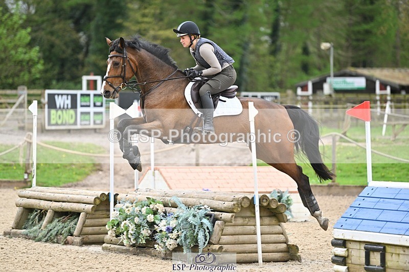 240411-115515-01155 - Group 4 XC