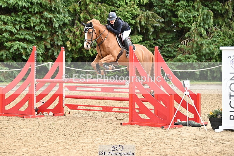 250706A-120854-18664 - Cls 48 Snr 1.05m Grand Prix