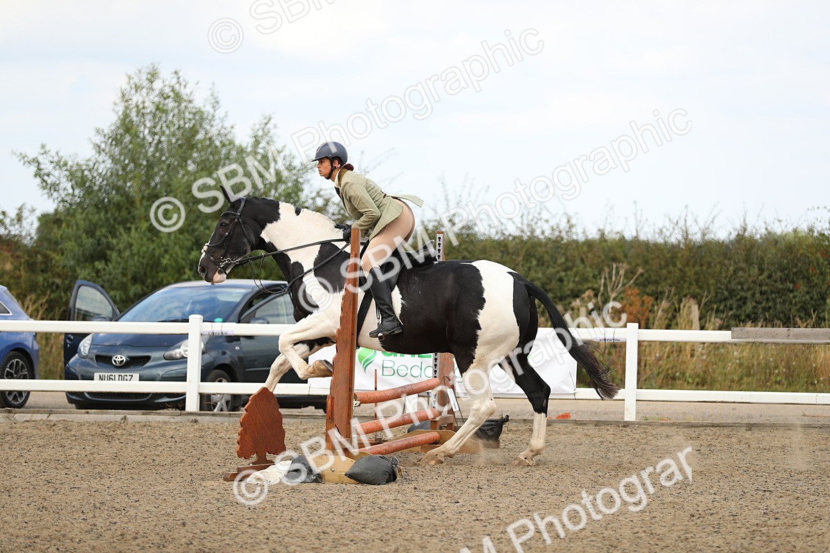 SBM_05652 - Class 48a Style & Performance 70cm (15-19)