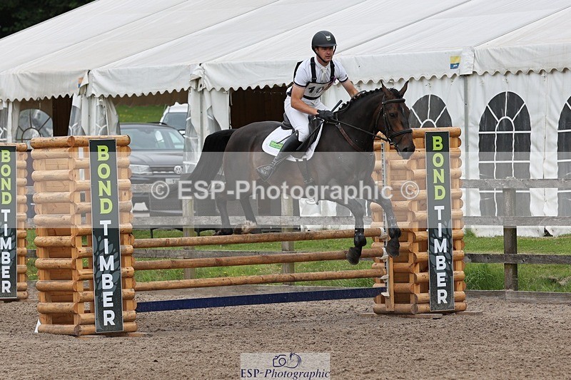 240803-102447-00546 - 104-Ollie_Martin-MIH_HUNTERS_BEAR