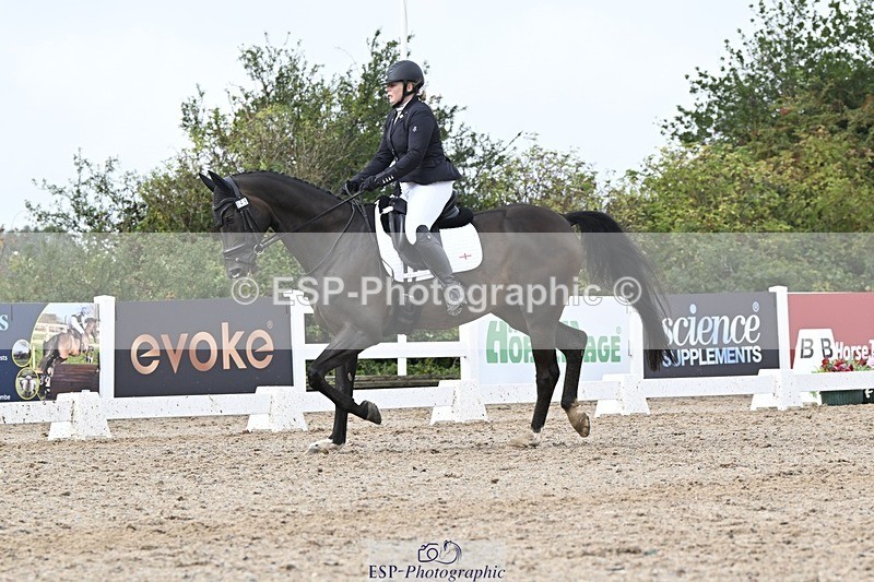 250907-153330-09156 - 049-Laura.ColeGavin.10