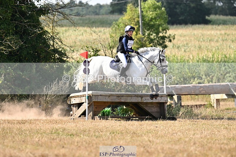 250824A-155347-39350 - 2134-Amelie.Perceval-Tulira.Oldtown