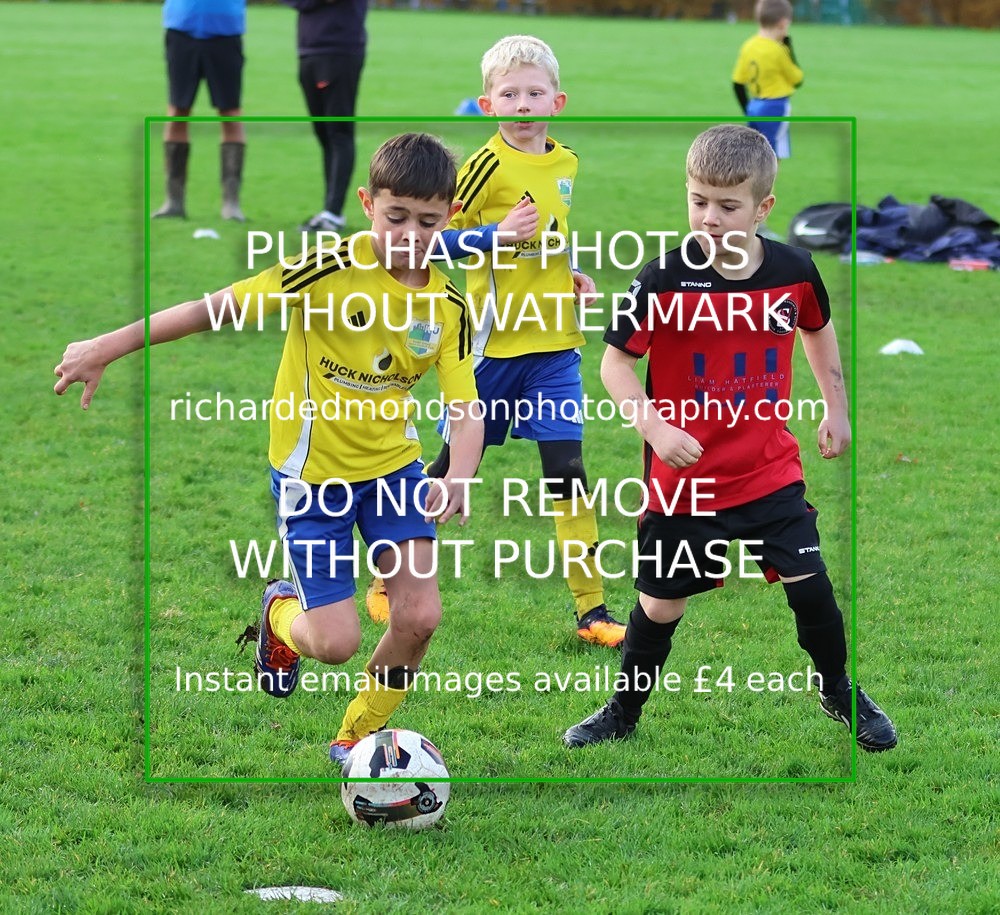 533A3075 - Kendal Utd U8's vs Sedbergh Wanderers Juniors U8 (8/11/25)