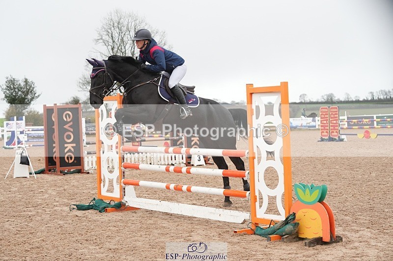 251107-124407-00776 - Cls 5 Newcomers and 1.10m Open