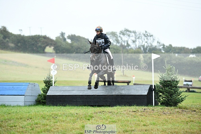 250830-152546-04338 - G-323-Fleur.Jackson