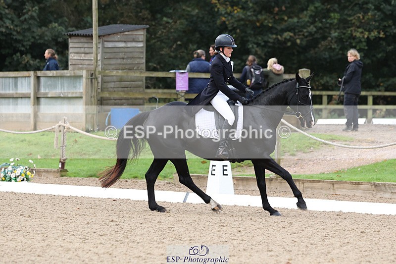 241024-094102-01135 - 128-Lottie.Turnell-TRICKLE