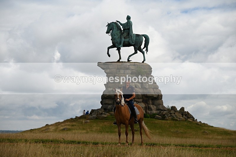 DSC_4145 - Time at Statue 09:50 to 11:09