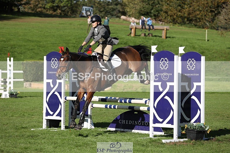 231022-130032-27458 - 507-EDGEDALE.BLUE.LADY-Katie.Lavin-TrotUp+SJ