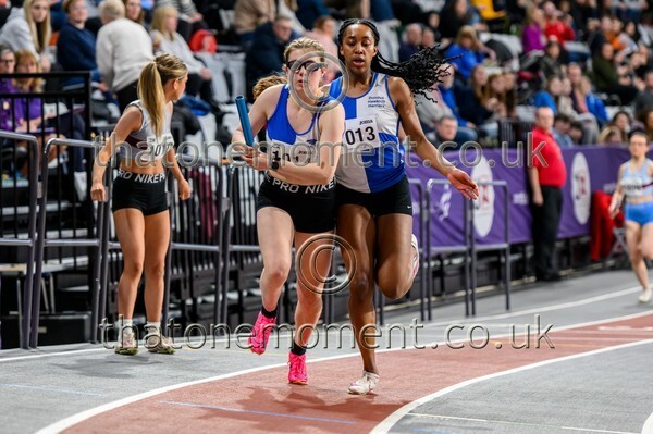 CombiMast25-914286 - Track Female Set One