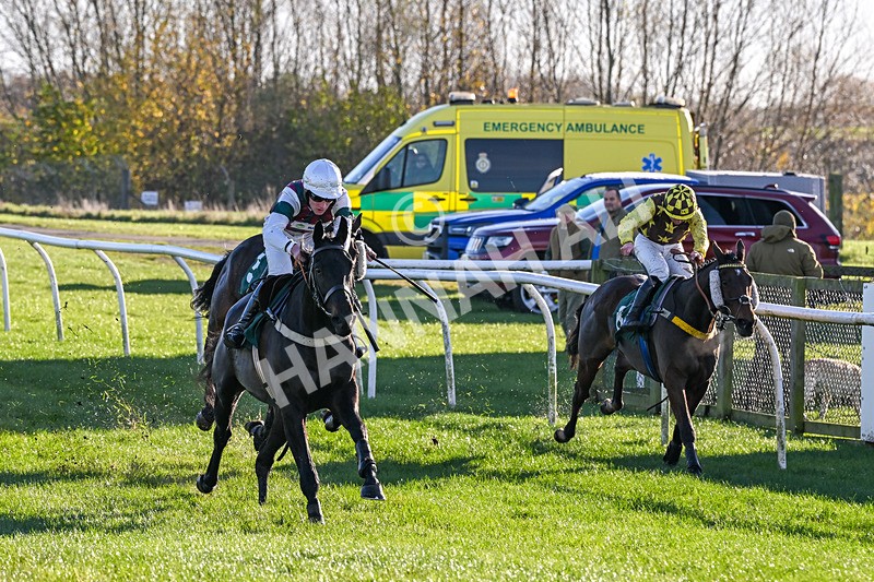 211125-Race 1-I See The Sea-6698 - Race 1