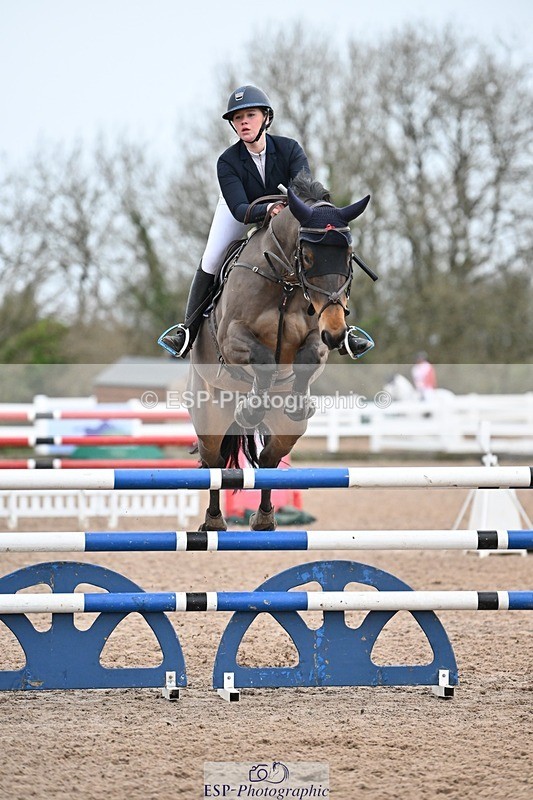 241206-134225-00989 - Cls 6 Foxhunter and 1.20m Open