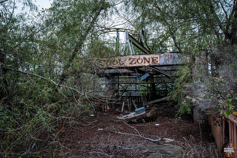 Abandoned Six Flags (New Orleans, LA) | Cool Zone - Six Flags New Orleans