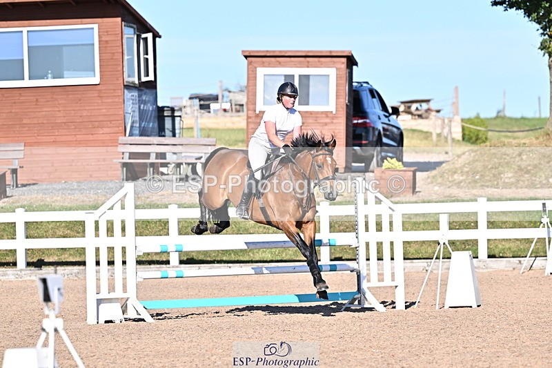 250708A-181713-00458 - 90cm Classes