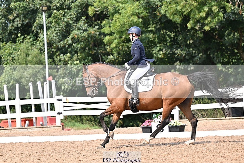 250816-140413-05257 - 151-Shona.MclauchlanLuca.Me.Go