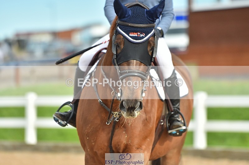 231111A-124302-01939 - Cls 12 Newcomers & 1.10m Open