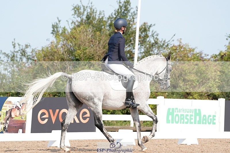 250817-103252-08085 - 149-Sophie.HawkeRAINBOW.DREAM