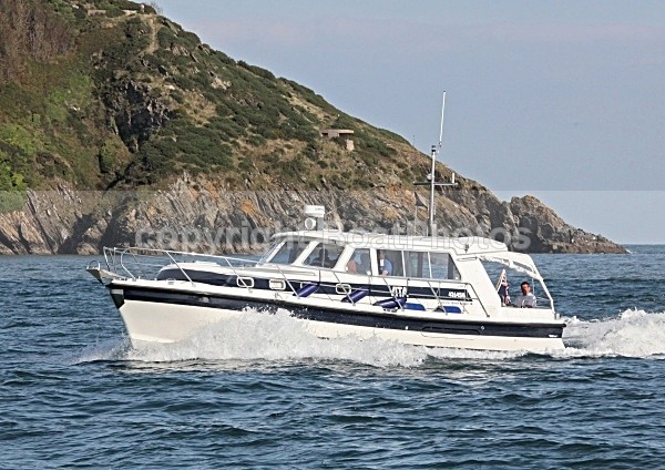 090913 VITA IMG_6889 - Motor Yachts