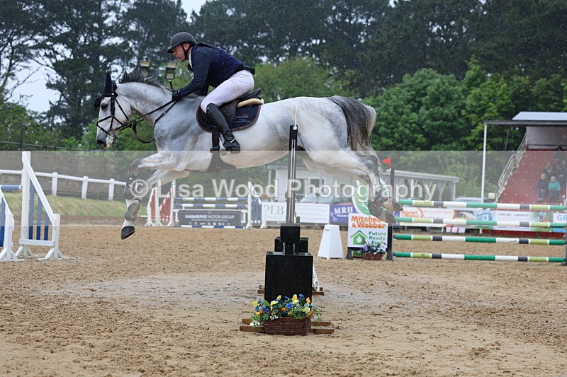 3E7A7386 - Class 8: Senior Foxhunter/1.20 open
