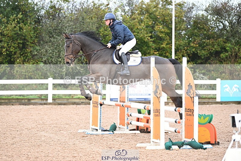 241023A-105037-00409 - Cls 1 British Novice and 90cm Open