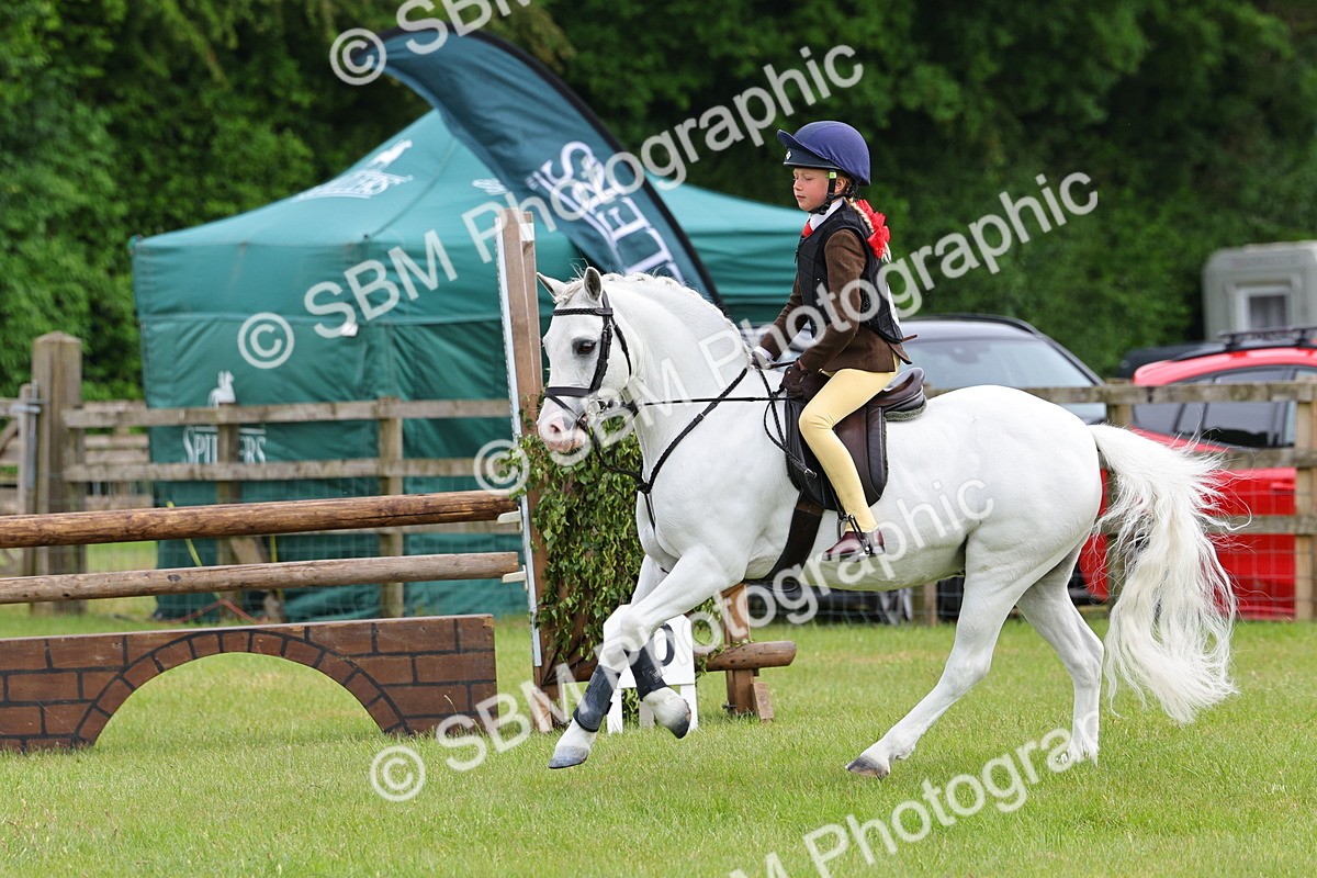 SBM_09591 - Class 44-45 - LIHS BSPS Open Nursery and Cradle Stakes