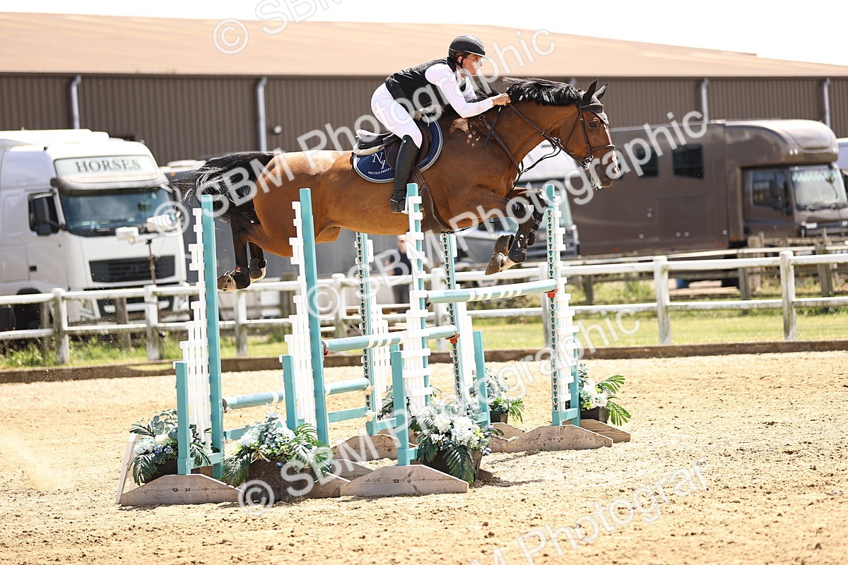 SBM_001913 - Class 16 - GFS Senior Newcomers 1.25m
