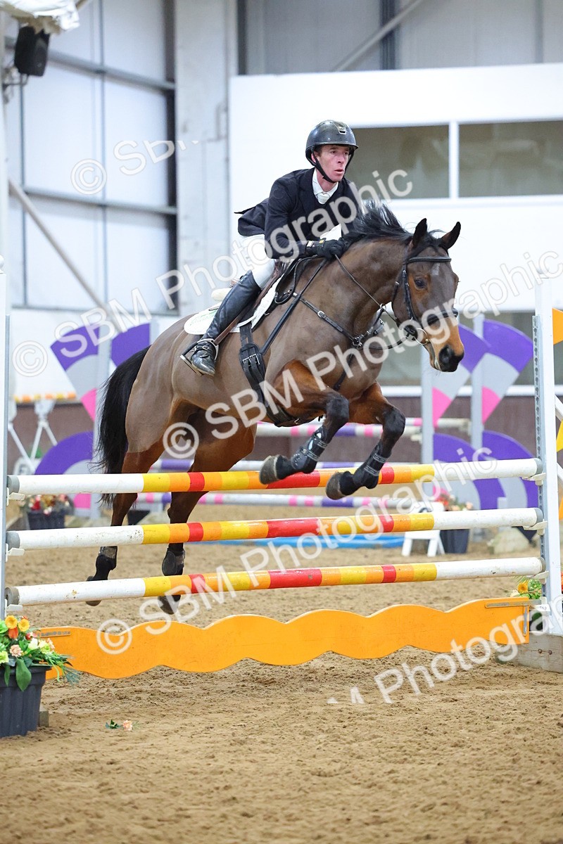 1I0A4799 - Class 9 - Senior Newcomers/ 1.10m Open