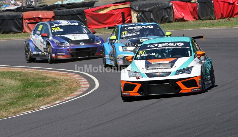  - TCR UK @ Castle Combe