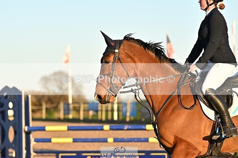 250401-190305-00879 - 90cm Classes