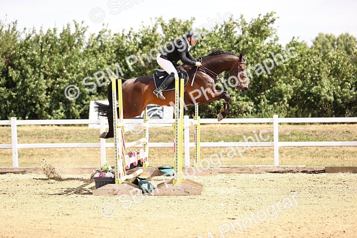 SBM_009646 - Class 8 - Senior Newcomers - 1.10  Open
