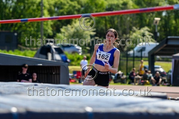 West25Sat-910689 - Field Female