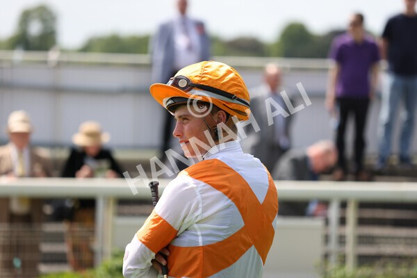 yr10062022r1-5 - Race 1 2.00pm Constant Security Gentlemen Amateur Riders Stakes