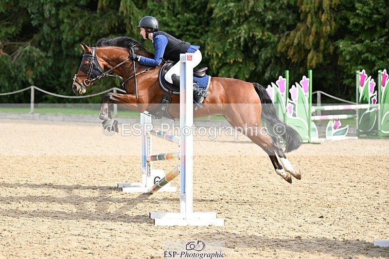 230930-120219-00450 - Cls 4 Pony Newcomers & 1m Open