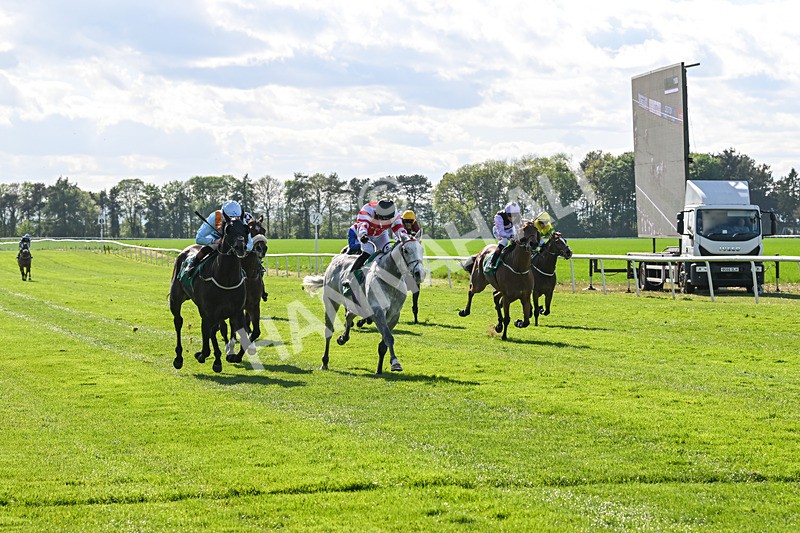 030525-Race 6-Secret Guest-3398 - Race 6