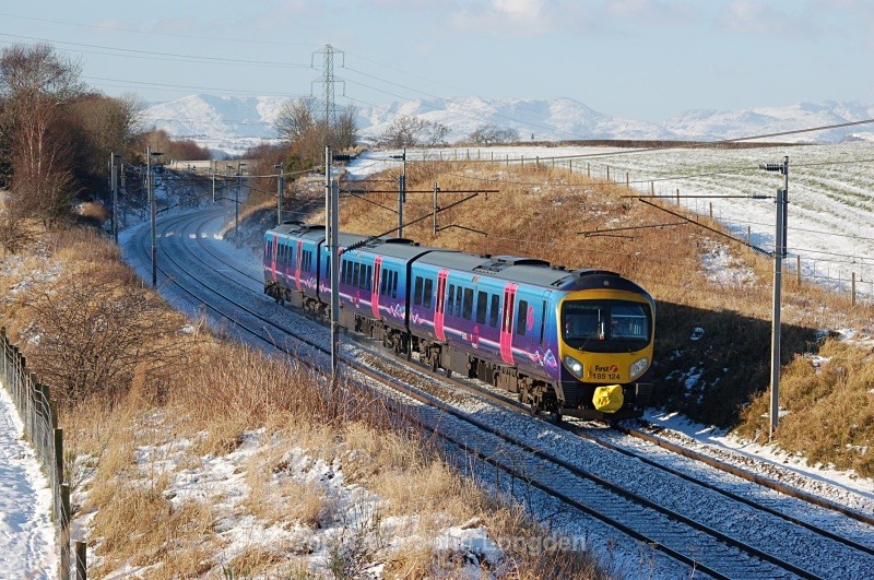 30.11.10 - 185124 10.00 Manchester Airport - Edinburgh, Docker - West Coast Main Line (north to south)