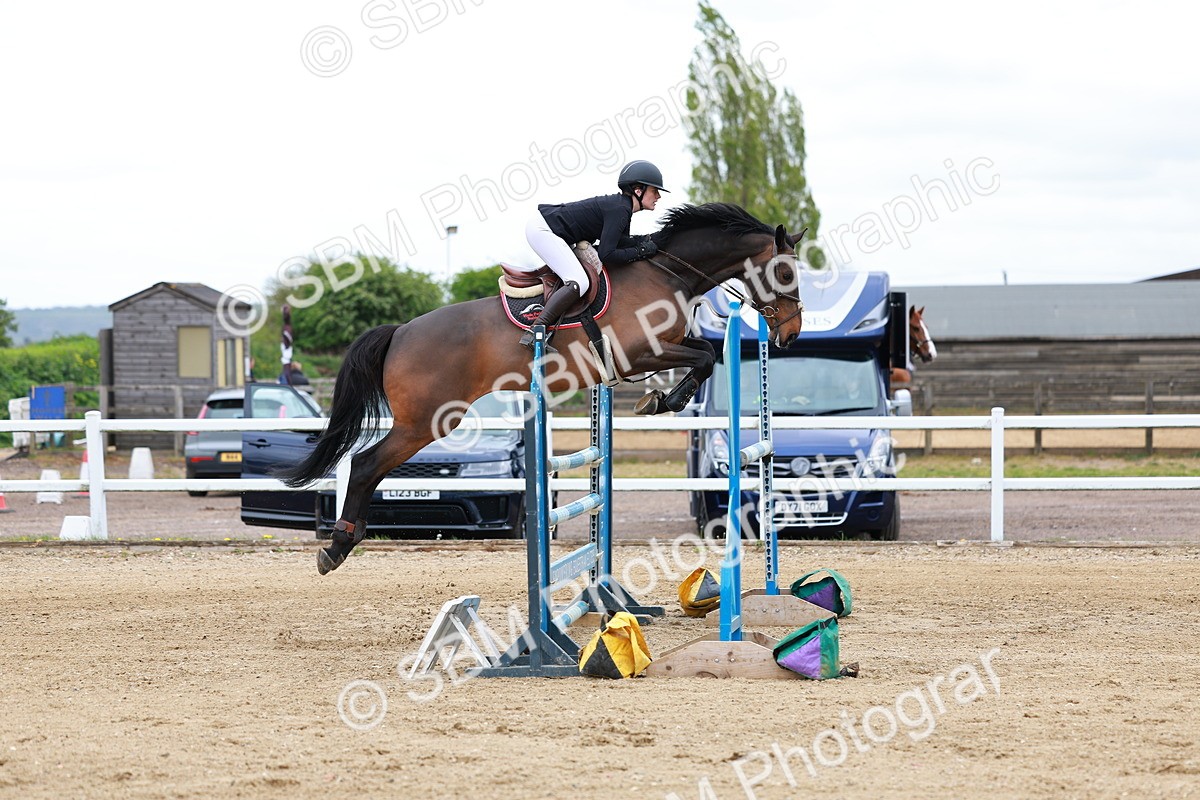 SBM_002567 - Class 11 - Senior Foxhunter - 1.20m