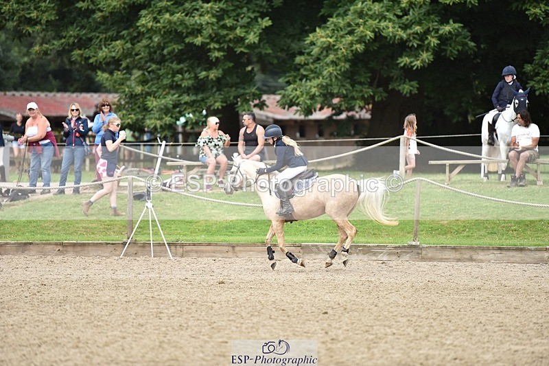 240802-101242-00739 - 70cm Round 1