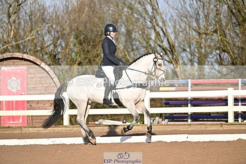 241214-104146-01201 - 146-CHLOE.DUNN-Towerhill.Shamie