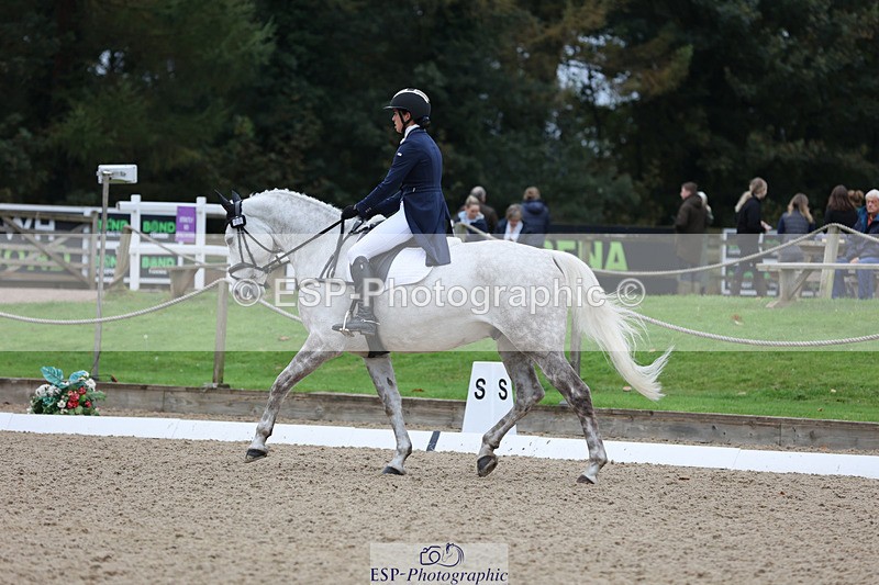 241024-110552-01735 - 135-Maddison.Peries-CHAMPAGNE.SILVER.NOVA