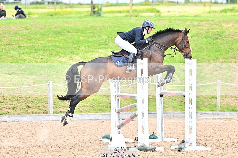 240608A-134011-02630 - Cls 4 Snr Newcomers and 1.10m Open