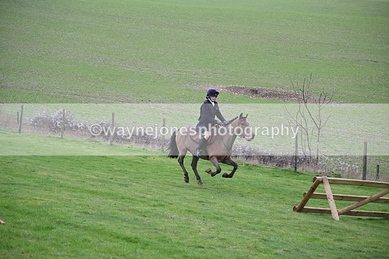 WJ6_9011 - Line Three