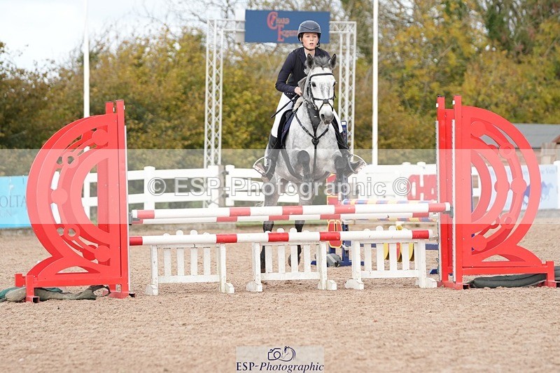 251026-120619-02320 - Cls 4 Pony Winter Novice + 80cm Open