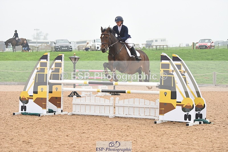 230916A-164324-05626 - Cls 19 Snr 1.10m Derby