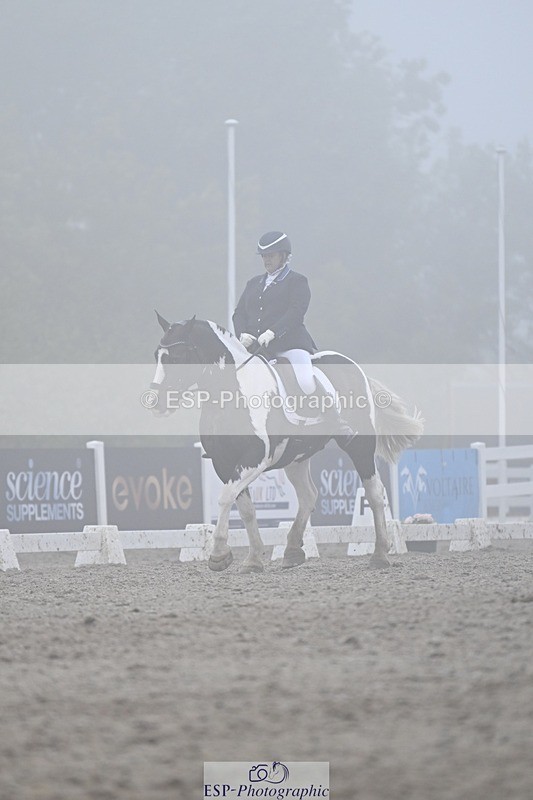 250907-145733-08985 - 106-Lucy.HamblettGalliano.Gold.Dust