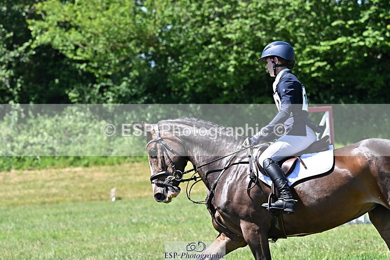 250522B-124846-02189 - 162-PRICELESS-Helen.du.Heaume