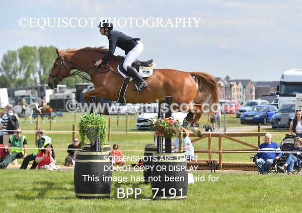 BPP_7191 - CLASS 3 Andrew Hamilton Coach, RHS Foxhunter Championship Qualifier